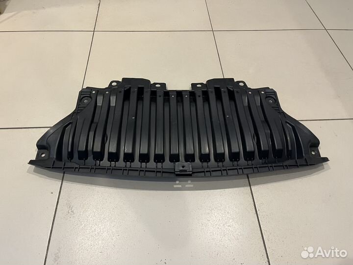 Пыльник бампера центральный Mercedes W213 новый