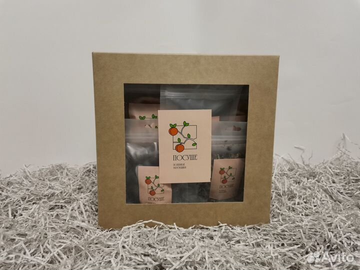 Подарочный набор орехов и сухофруктов 