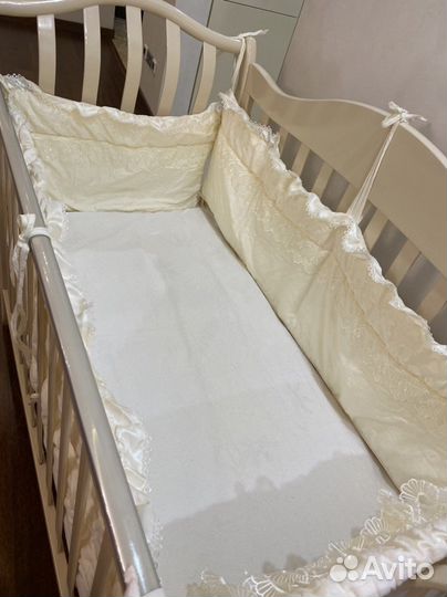 Матрас, боковины для кроватки, балдахин, одеяло