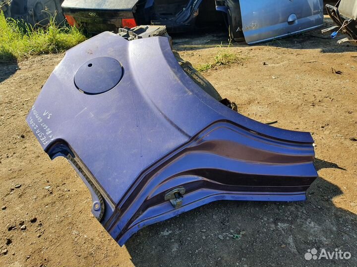 Крыло заднее левое четверть Ford Fiesta MK5 фиеста