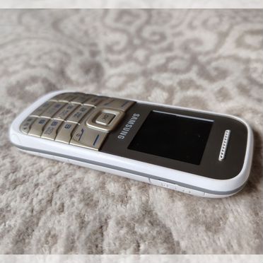 Samsung GT-E1200, 1 SIM