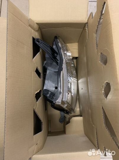 Фара передняя левая ксенон Mitsubishi Pajero IV