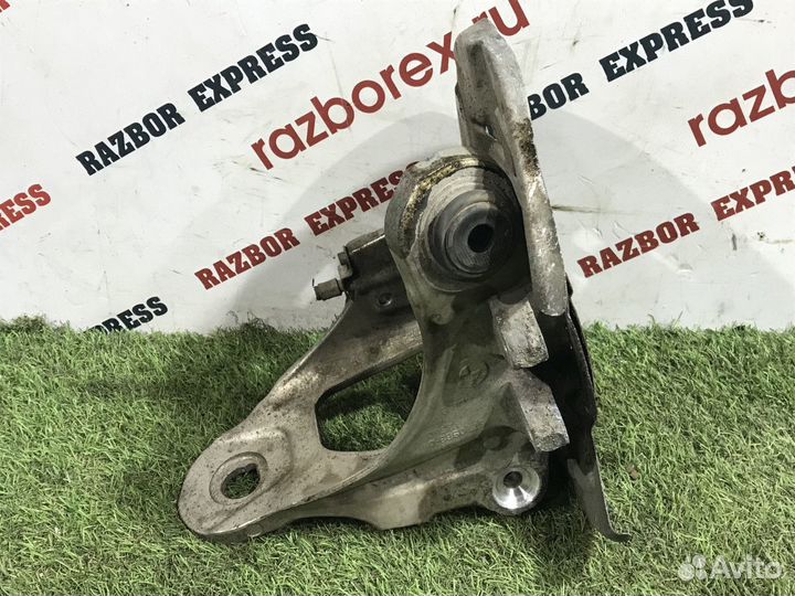 Кулак поворотный задний левый BMW X5 E70