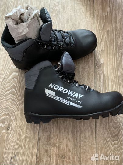 Лыжные ботинки