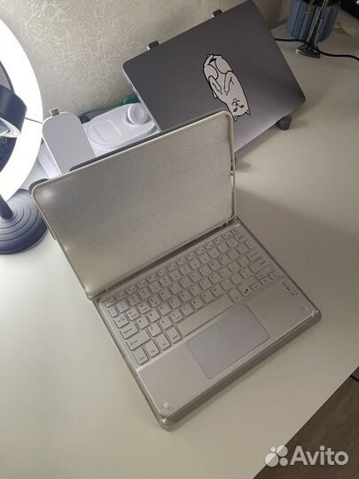 Чехол с клавиатурой iPad