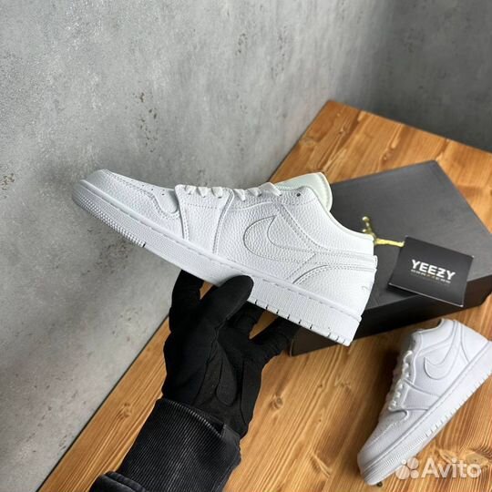 Кроссовки Air Jordan 1 Retro Low Pure Platinum