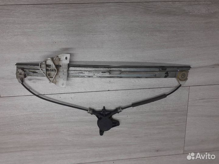 Стеклоподъемние передний правый Mazda CX 7