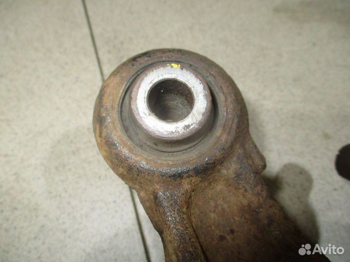 Кулак поворотный задний правый Mitsubishi Galant 9