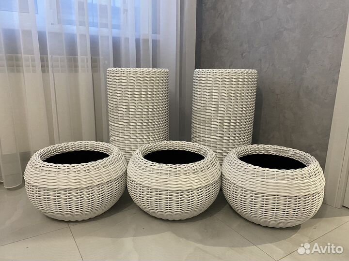 Кашпо из искусственного ротанга