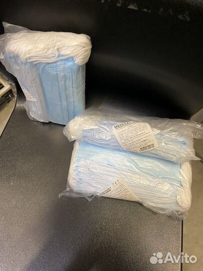 Медицинские трехслойные маски в упаковке 50шт