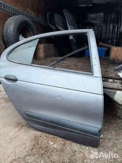 Рено Меган 1 дверь задняя правая