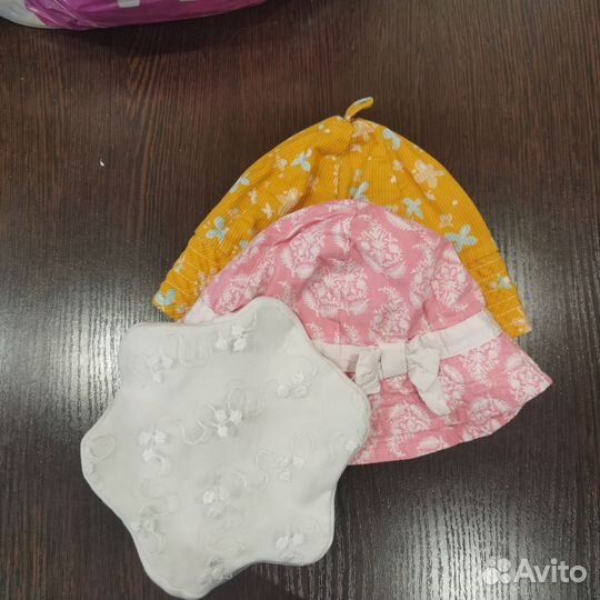 Панамы и берет до года