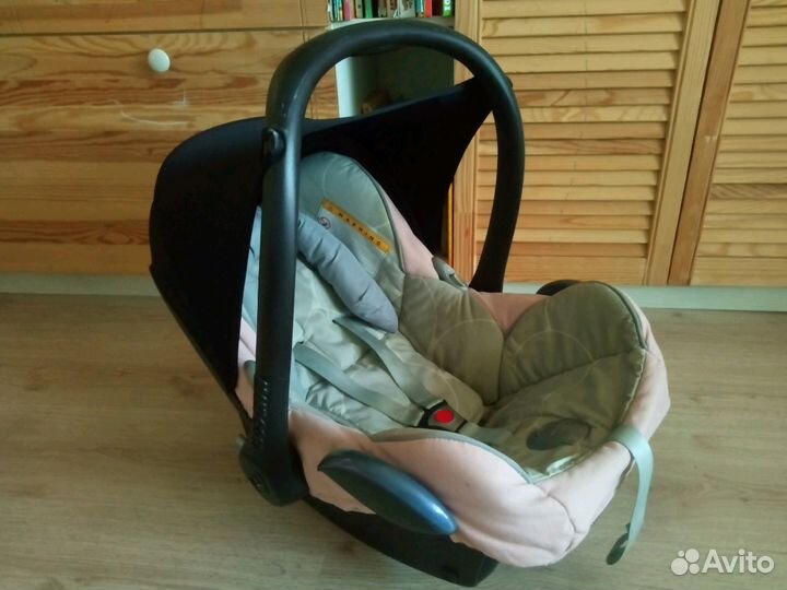Автомобильное кресло