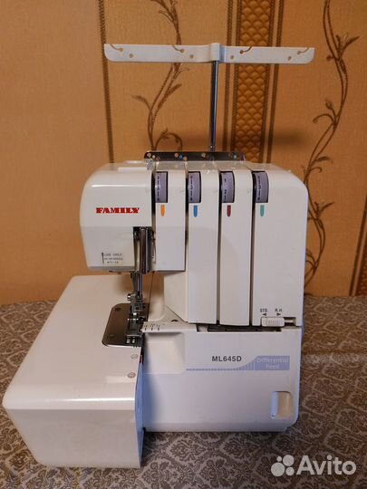 Швейная машинка оверлок