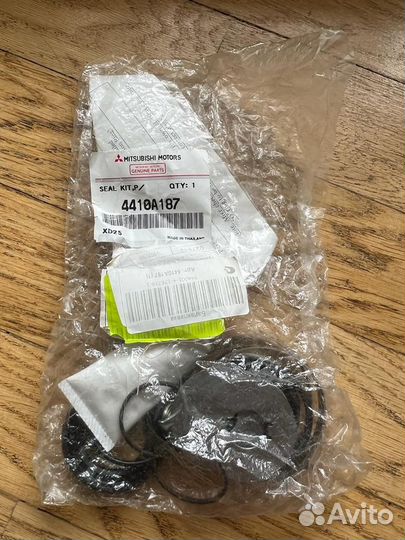 Сальники гур комплект 4410А187 Mitsubishi оригинал