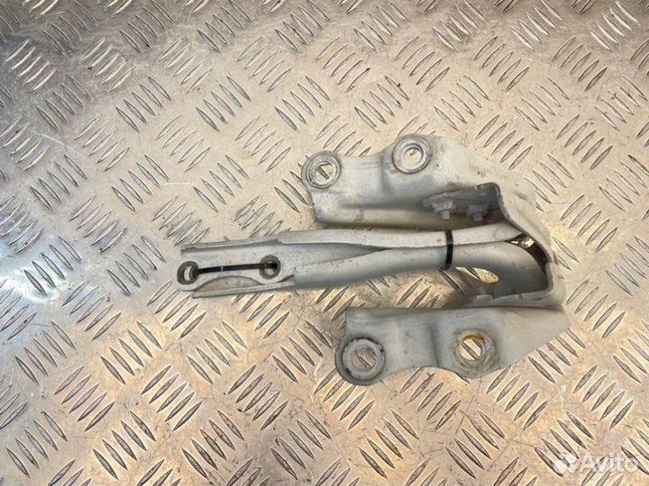 Петли капота Lexus Lx-570 2013