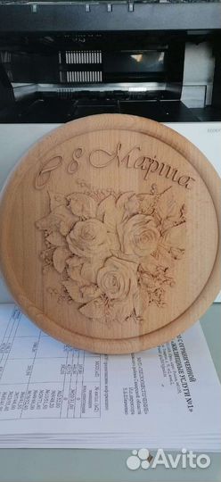 Резное панно из дерева