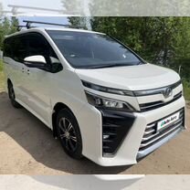 Toyota Voxy 2.0 CVT, 2018, 42 000 км, с пробегом, цена 2 800 000 руб.