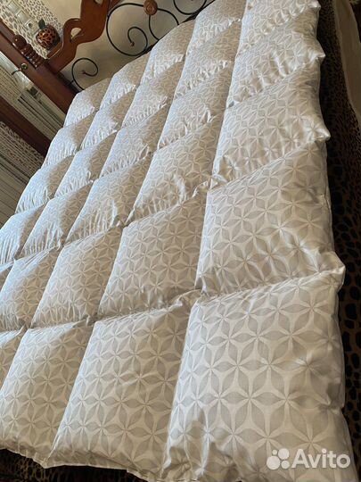 Пуховая перина одеяло подушки