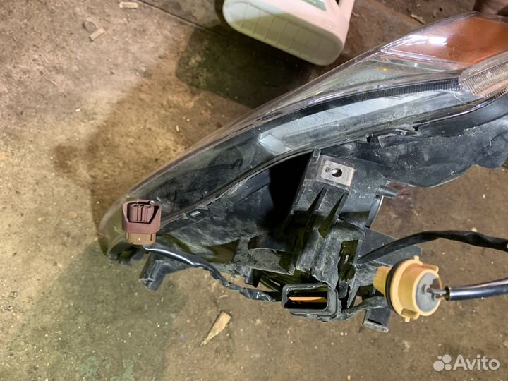 Фара левая правая Mitsubishi Outlander XL