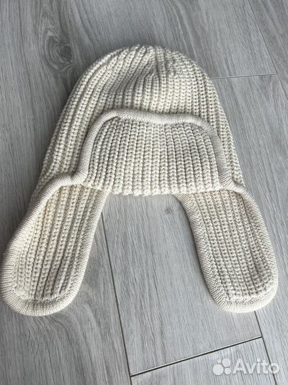 Женская шапка