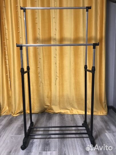 Вешалка для одежды напольная