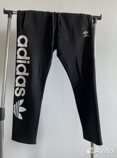 Спортивные штаны adidas мужские