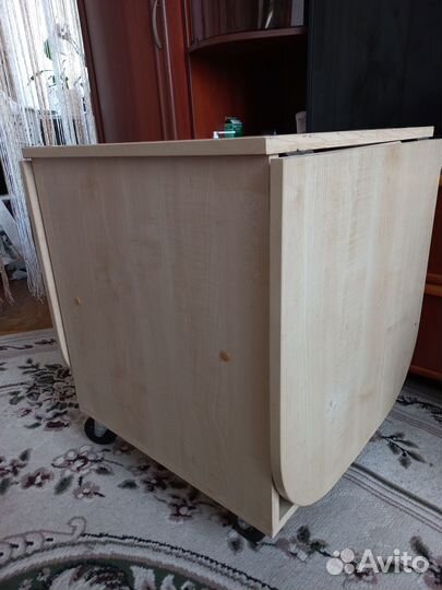 Журнальный столик на колесиках бу