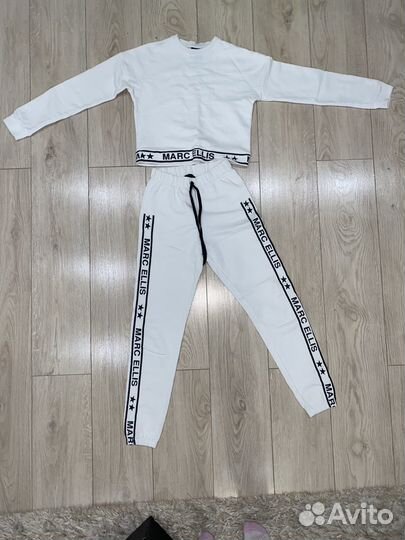 Костюм на девочку 146