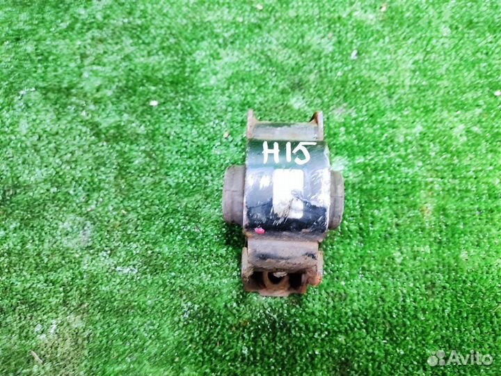 Опора (подушка) двигателя передняя Toyota Auris E