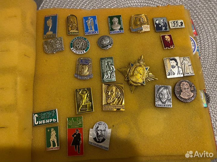 Альбом коллекционных значков СССР альбом 3