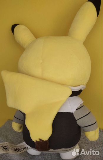 Пикачу в костюмчике