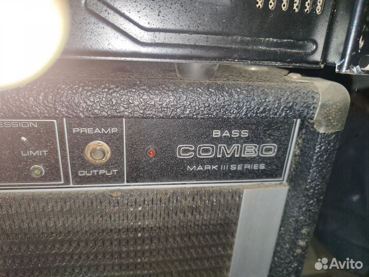Басовый комбоусилитель Piavei
