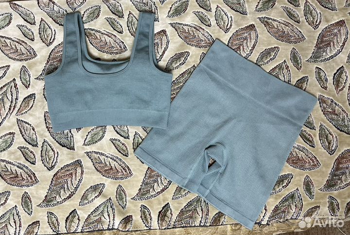 Костюм спортианый для фитнеса,йоги,спорт танцев