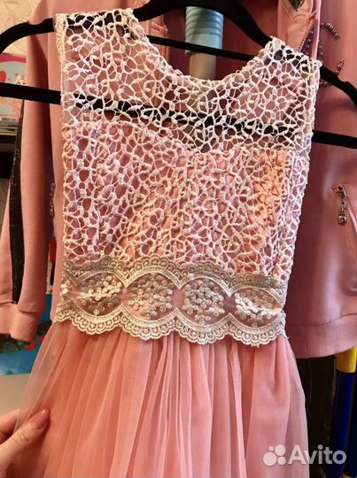 Платья на девочку праздничные