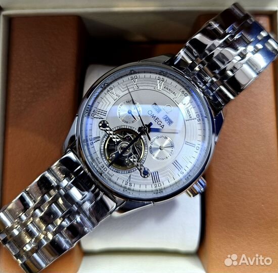 Новые часы Omega Speedmaster
