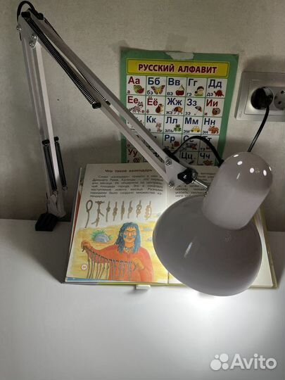 Лампа настольная на струбцине