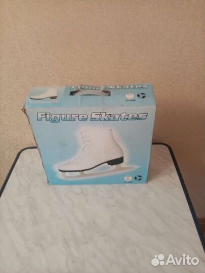 Коньки женские 40 размер. Новые