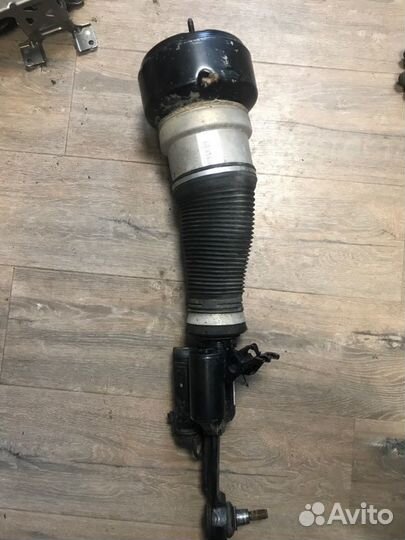 Стойка пневмоподвески передняя правая Mercedes Gl