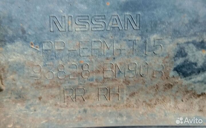 Nissan qashqai накладка правого заднего крыла