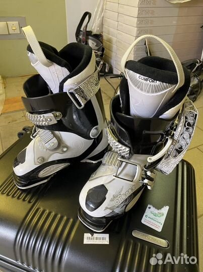 Ботинки горнолыжные женские