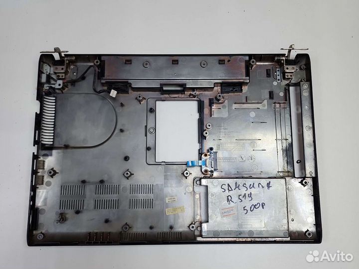 Нижняя часть корпуса, поддон ноутбука Samsung R519