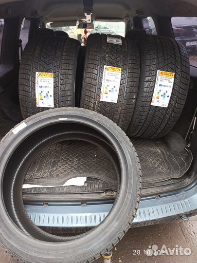 Pirelli Scorpion Winter 315/30 R22 107V