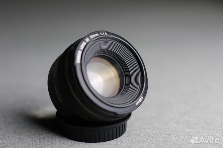 Объектив Canon EF 50mm f/1.4 USM + Бленда + Светоф