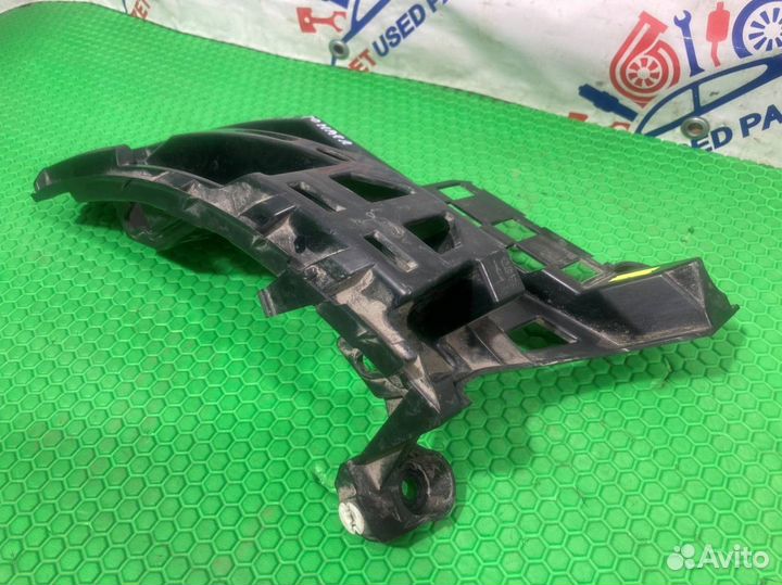 Кронштейн заднего бампера задний правый Porsche