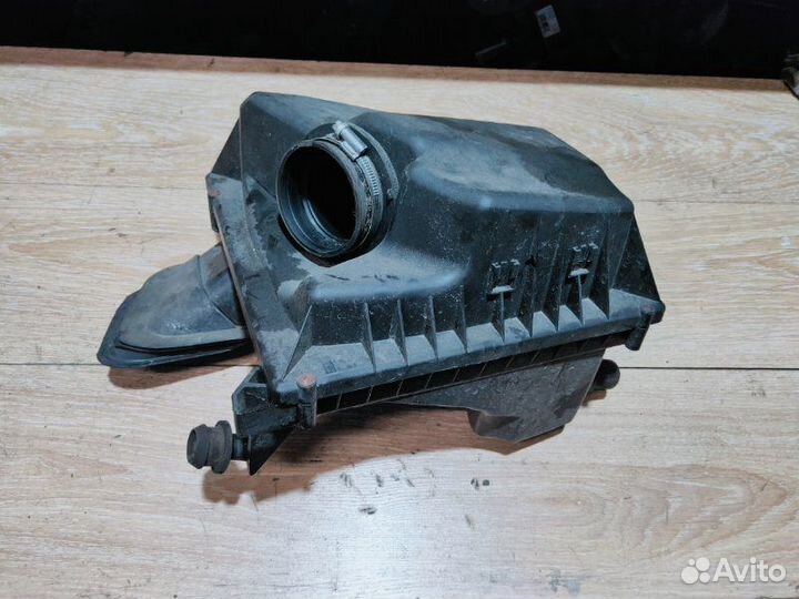 Корпус воздушного фильтра Opel Astra J 2010