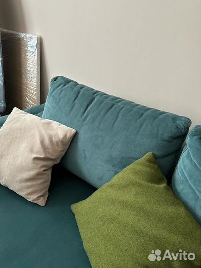 Угловой диван зелёный Б/У