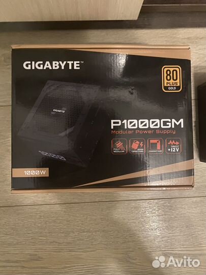 Блок питания Gigabyte P1000GM
