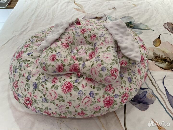 Подушка для кормления новорожденных детей