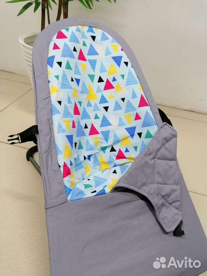 Новый детский шезлонг Luxmom (треугольники)